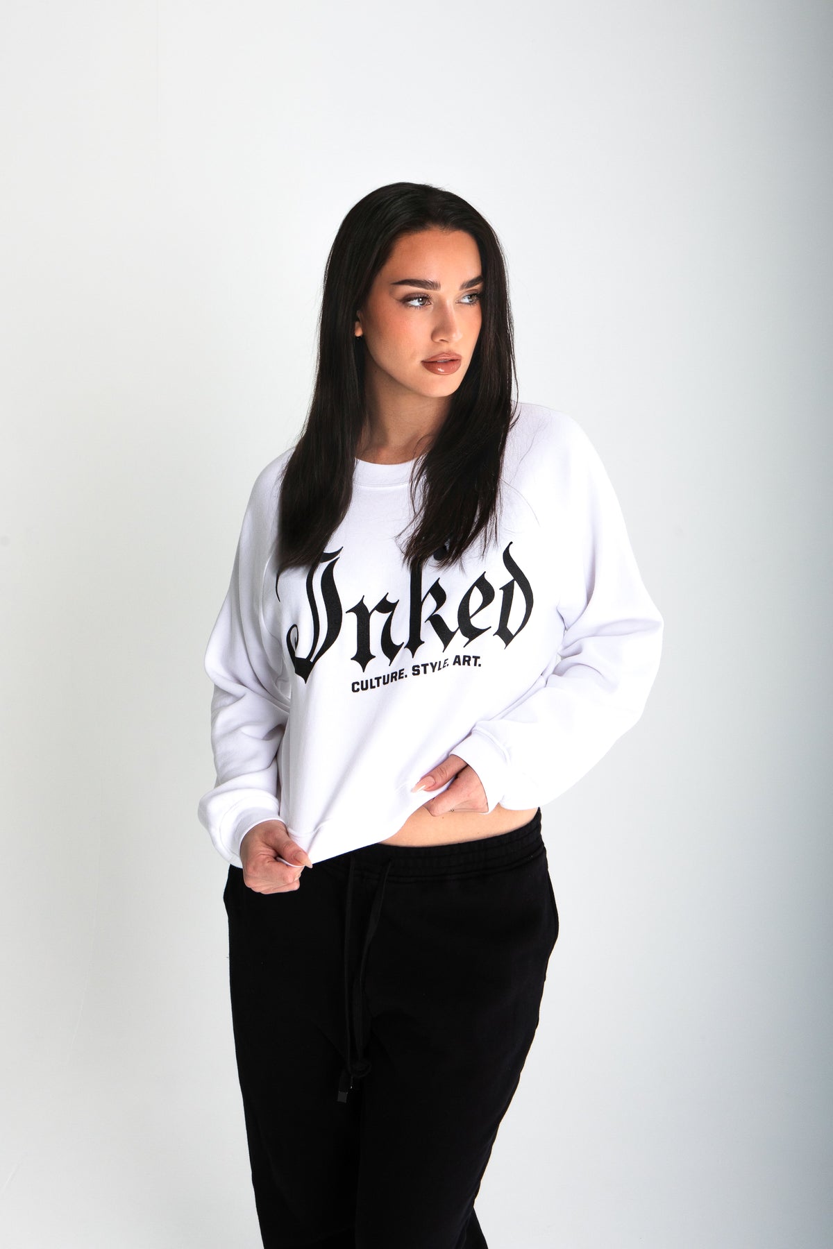 Women&#39;s Inked Mag Logo Crop Raglan Sweatshirt